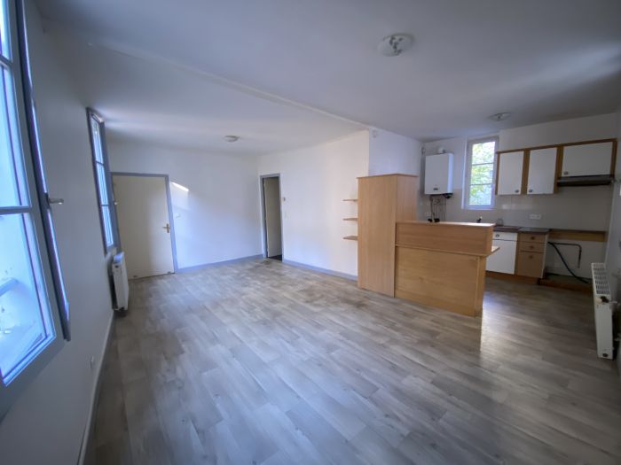 PROCHE HOPITAL : vente Appartement 3 - vignette 1