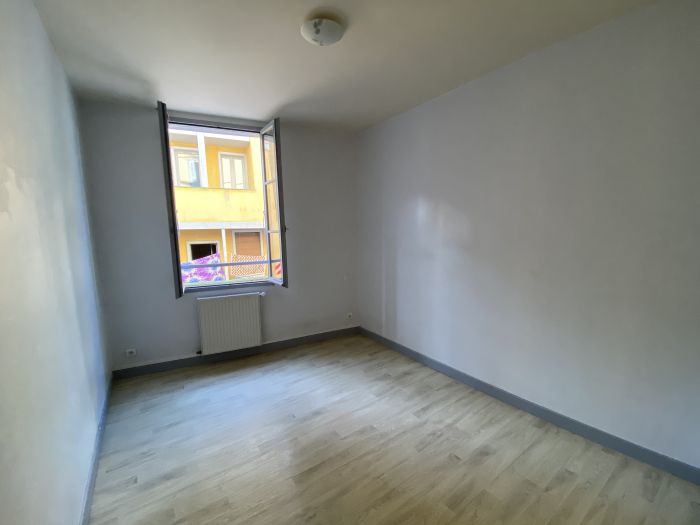 PROCHE HOPITAL : vente vente de 3 pi&egrave;ces - grande image 2