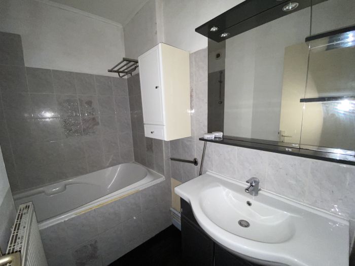 PROCHE HOPITAL : vente vente de 3 pi&egrave;ces - grande image 4