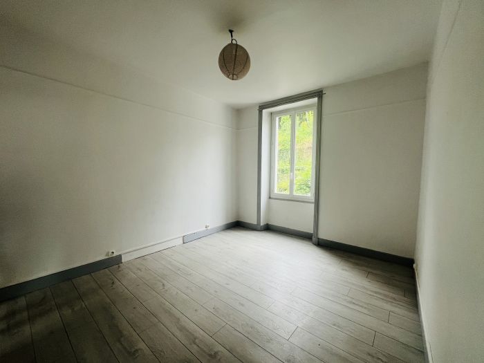 TULLE CENTRE VILLE : vente vente de 4 pi&egrave;ces - grande image 3