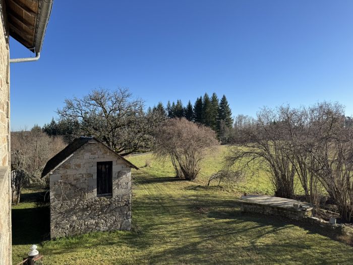 DANS UN ENVIRONNEMENT CALME A 5MIN D'EGLETONS : vente vente de 7 pi&egrave;ces - grande image 4