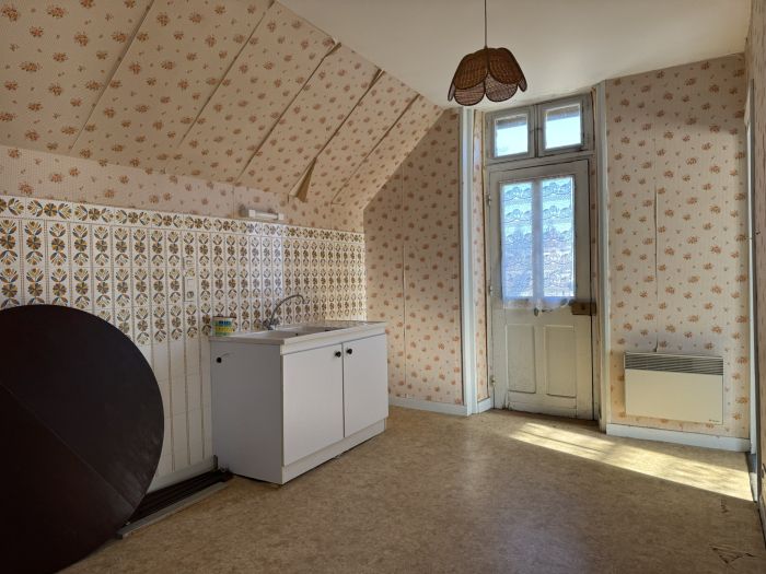 DANS UN ENVIRONNEMENT CALME A 5MIN D'EGLETONS : vente vente de 7 pi&egrave;ces - grande image 9