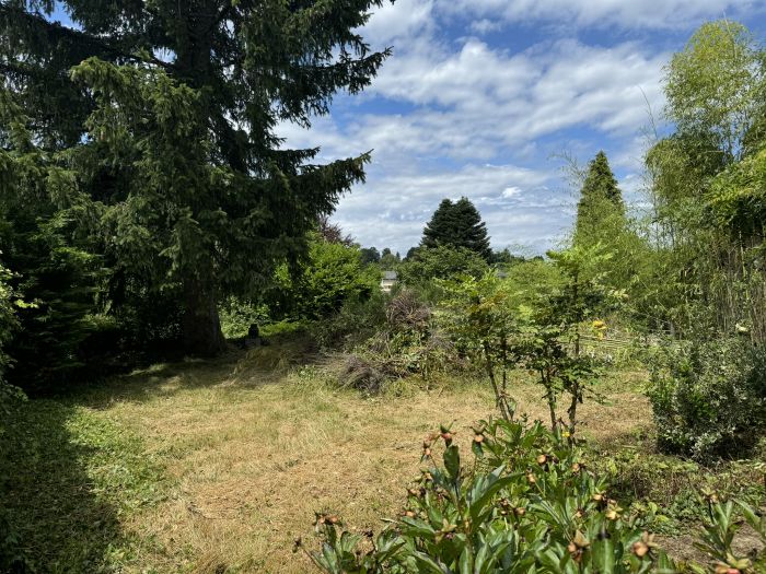 QUARTIER CALME D&rsquo;EGLETONS : vente vente de 9 pi&egrave;ces - grande image 3