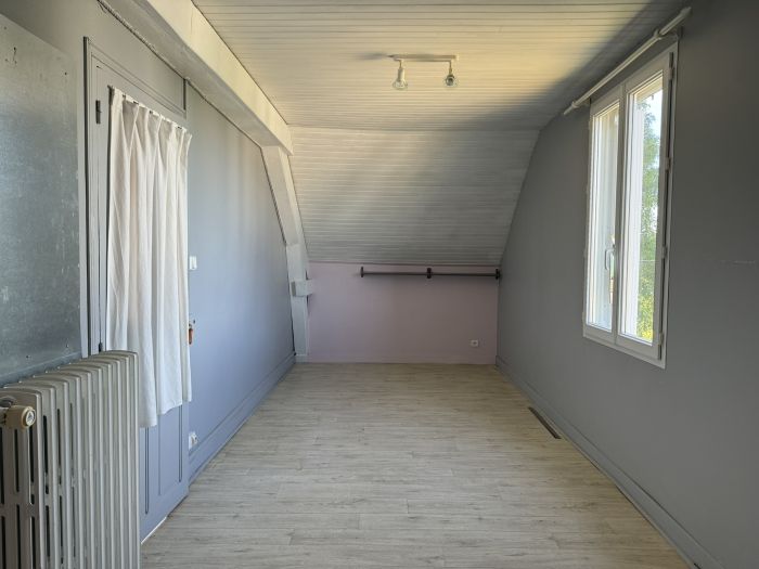 QUARTIER CALME D&rsquo;EGLETONS : vente vente de 9 pi&egrave;ces - grande image 6