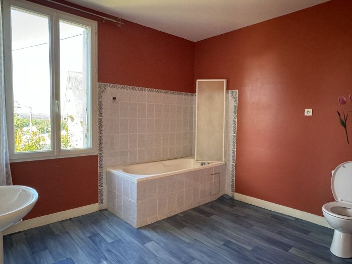 QUARTIER CALME D&rsquo;EGLETONS : vente vente de 9 pi&egrave;ces - grande image 7