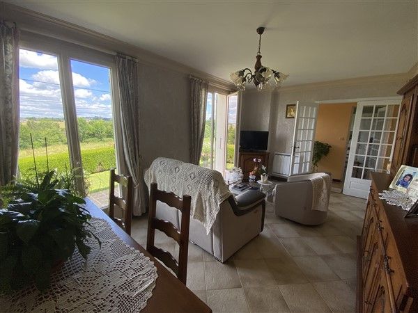 LADIGNAC SUR RONDELLES : vente vente de 5 pi&egrave;ces - grande image 3