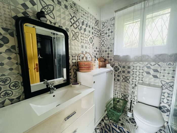 TULLE CENTRE VILLE PROCHE PREFECTURE/HOPITAL : vente vente de 7 pi&egrave;ces - grande image 7