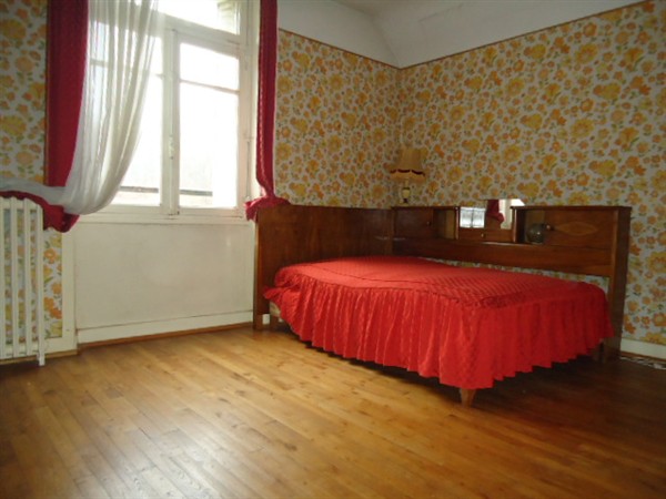 SECTEUR ESPAGNAC : vente vente de 8 pi&egrave;ces - grande image 4