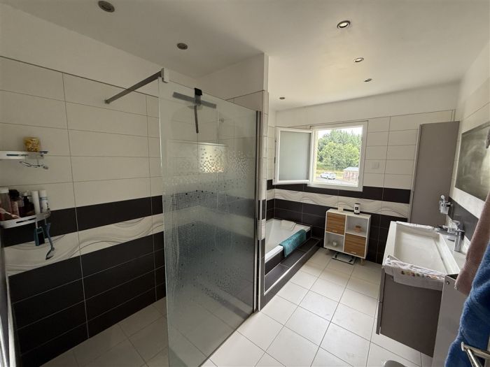 MAUSSAC - Triangle MEYMAC / USSEL / EGELTONS : vente vente de 6 pi&egrave;ces - grande image 5