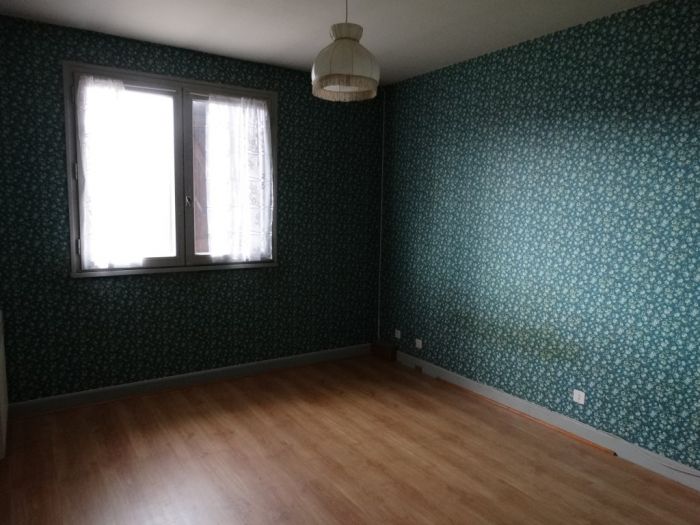 Centre Ville Meymac : vente vente de 6 pi&egrave;ces - grande image 4