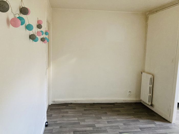 Tulle Centre Ville : vente vente de 3 pi&egrave;ces - grande image 2