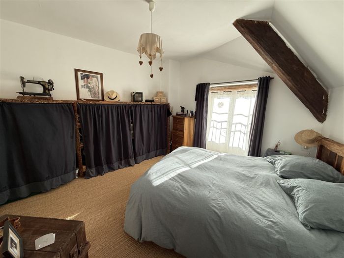 Meymac, Centre Bourg : vente vente de 10 pi&egrave;ces - grande image 4