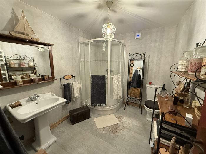 Meymac, Centre Bourg : vente vente de 10 pi&egrave;ces - grande image 5