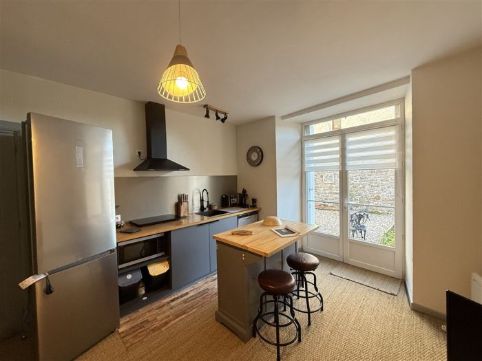 Meymac, Centre Bourg : vente vente de 10 pi&egrave;ces - grande image 6