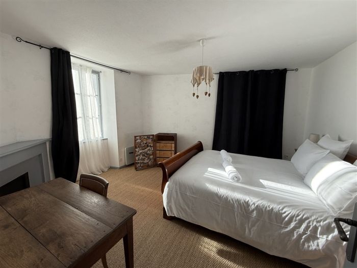 Meymac, Centre Bourg : vente vente de 10 pi&egrave;ces - grande image 9