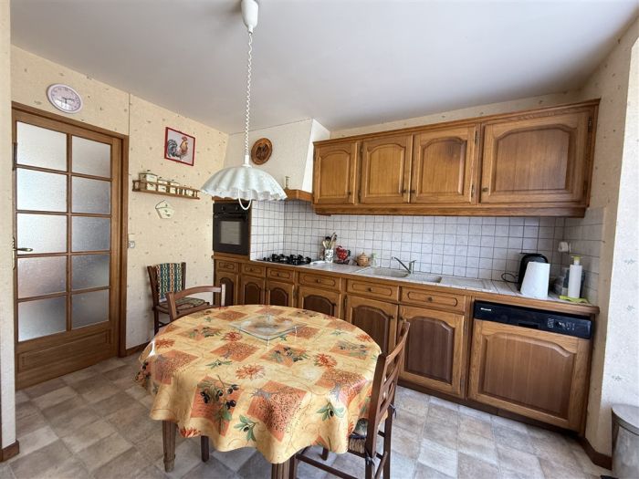 Plateau de Millevaches, Peyrelevade : vente vente de 6 pi&egrave;ces - grande image 4