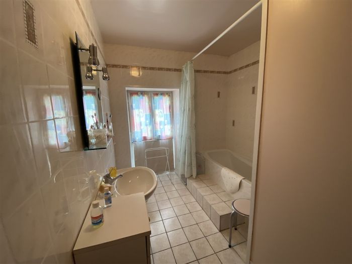 Centre Ville Meymac : vente vente de 4 pi&egrave;ces - grande image 8