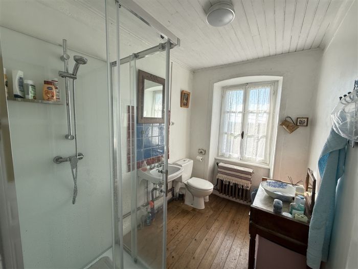 Saint-Setiers, Plateau de Millevaches : vente vente de 6 pi&egrave;ces - grande image 8