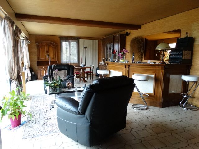 Exclusif en centre ville de Meymac : vente vente de 7 pi&egrave;ces - grande image 3