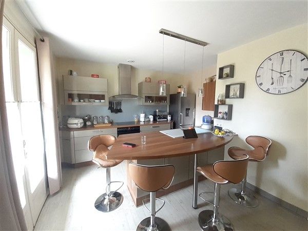 Saint-Privat : vente vente de 6 pi&egrave;ces - grande image 2