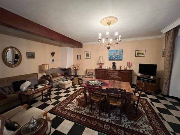 ARGENTAT-SUR-DORDOGNE : vente vente de 9 pi&egrave;ces - grande image 2