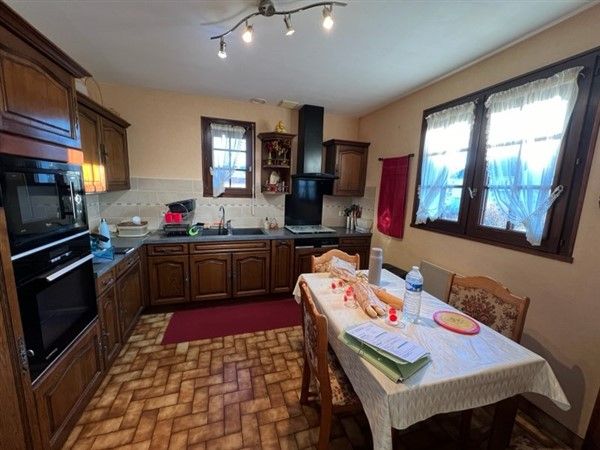 ARGENTAT-SUR-DORDOGNE : vente vente de 6 pi&egrave;ces - grande image 3