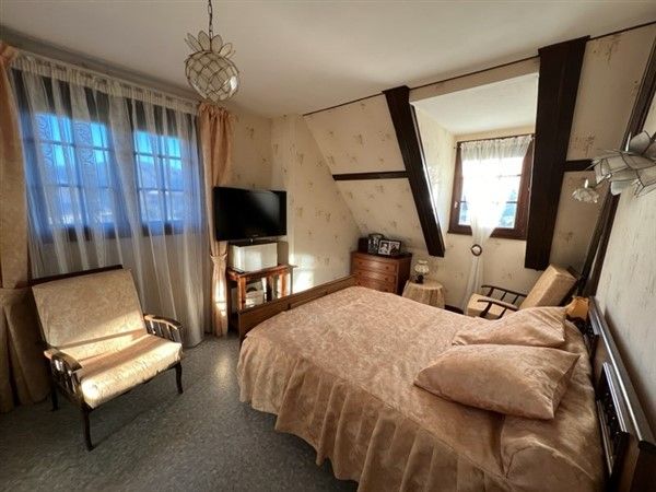 ARGENTAT-SUR-DORDOGNE : vente vente de 6 pi&egrave;ces - grande image 5