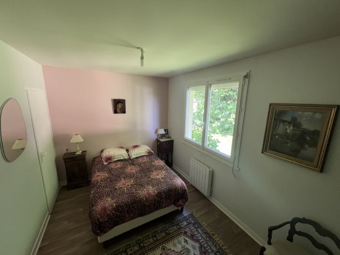 MONTAIGNAC-SUR-DOUSTRE : vente vente de 6 pi&egrave;ces - grande image 7