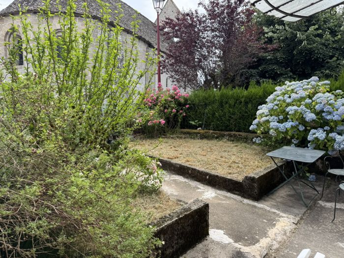 AU COEUR DE CHAMPAGNAC-LA-NOAILLE : vente vente de 4 pi&egrave;ces - grande image 2