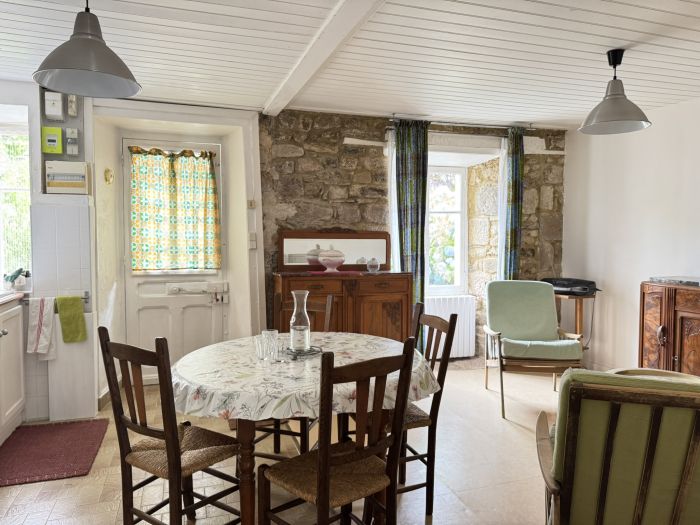 AU COEUR DE CHAMPAGNAC-LA-NOAILLE : vente vente de 4 pi&egrave;ces - grande image 3