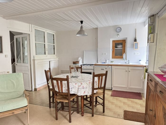 AU COEUR DE CHAMPAGNAC-LA-NOAILLE : vente vente de 4 pi&egrave;ces - grande image 4