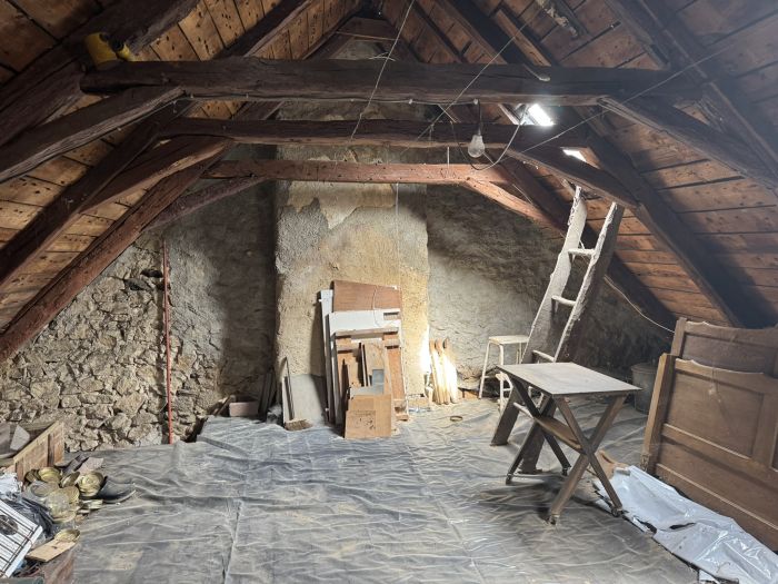 AU COEUR DE CHAMPAGNAC-LA-NOAILLE : vente vente de 4 pi&egrave;ces - grande image 8