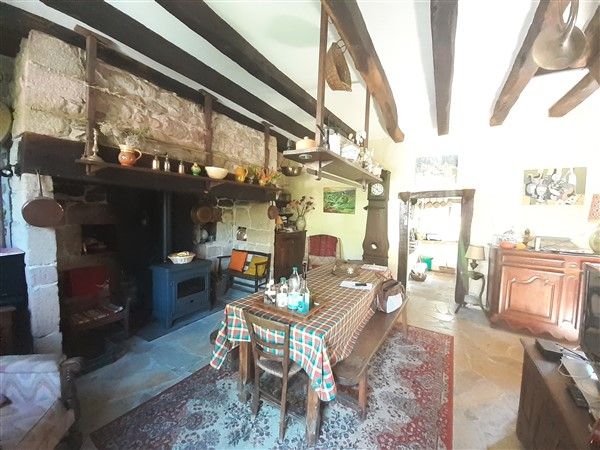 SAINT-CIRGUES-LA-LOUTRE : vente vente de 4 pi&egrave;ces - grande image 2