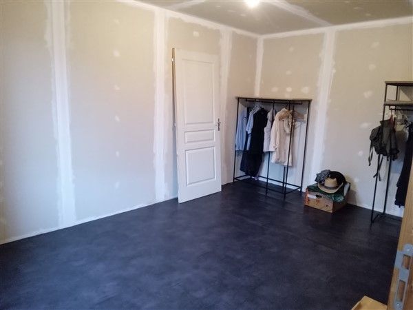 St JULIEN-LE-PELLERIN : vente vente de 2 pi&egrave;ces - grande image 3