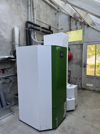 AU COEUR DU CENTRE HISTORIQUE D'EGLETONS : vente vente de 13 pi&egrave;ces - grande image 10