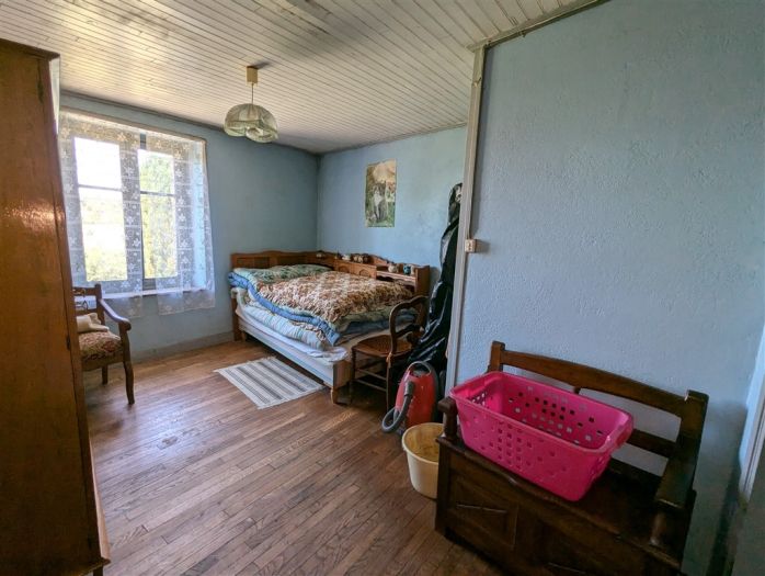 USSEL : vente vente de 8 pi&egrave;ces - grande image 6