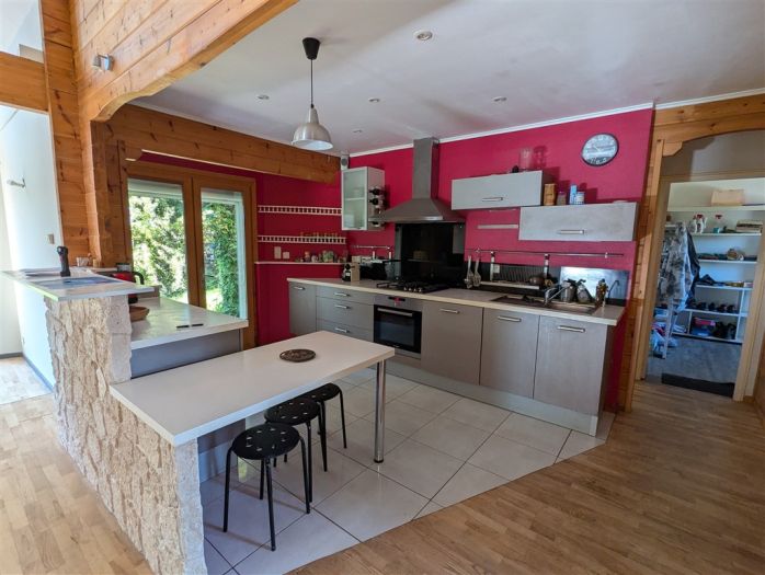 Ussel, quartier r&eacute;sidentiel recherch&eacute; : vente vente de 5 pi&egrave;ces - grande image 3