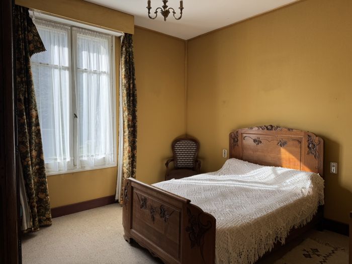 EGLETONS, COMMODIT&Eacute;S A PIED : vente vente de 7 pi&egrave;ces - grande image 6