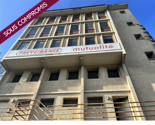 Proche IUT, Lyc&eacute;e et Coll&egrave;ge : vente Immeuble de rapport 0 - vignette 1