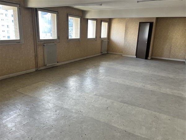 Proche IUT, Lyc&eacute;e et Coll&egrave;ge : vente vente  - grande image 4