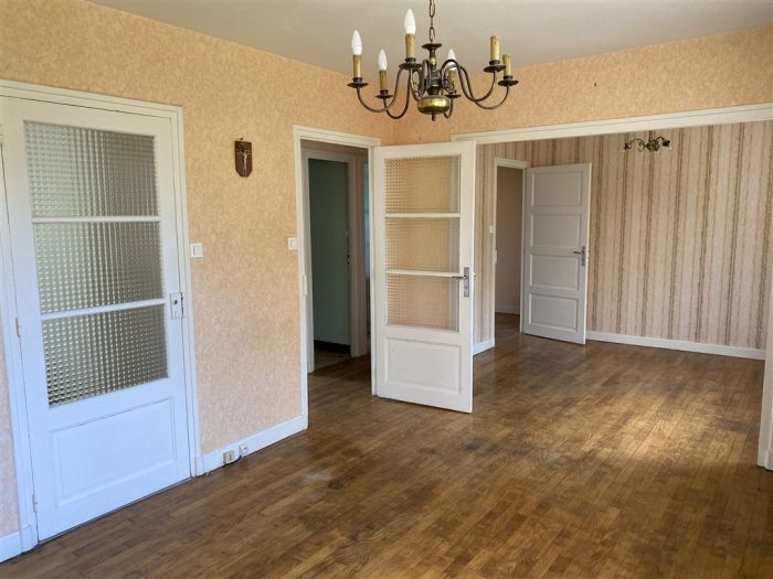 Meymac, Proche Centre Ville : vente vente de 3 pi&egrave;ces - grande image 3