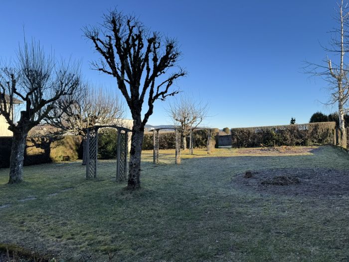 EGLETONS, CENTRE-VILLE &Agrave; PIED : vente vente de 7 pi&egrave;ces - grande image 3