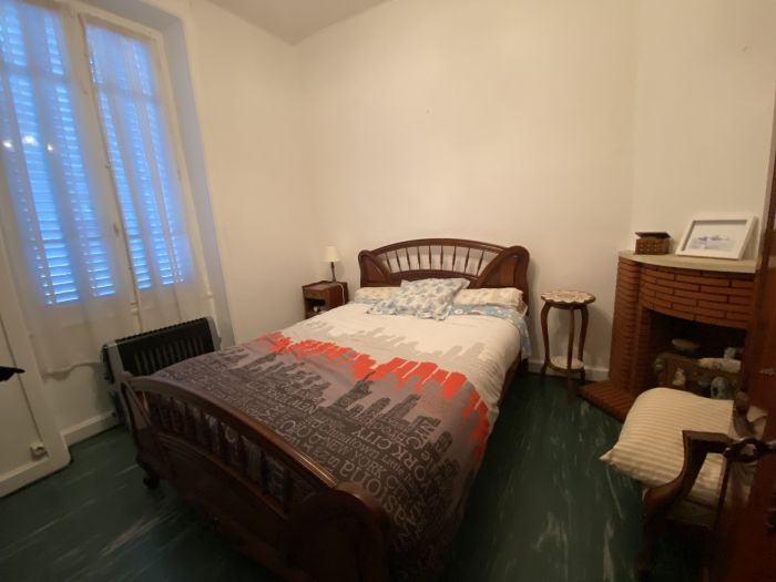 LA ROCHE CANILLAC : vente vente de 4 pi&egrave;ces - grande image 5