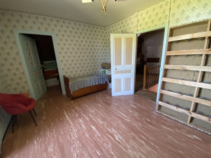 LA ROCHE CANILLAC : vente vente de 4 pi&egrave;ces - grande image 7