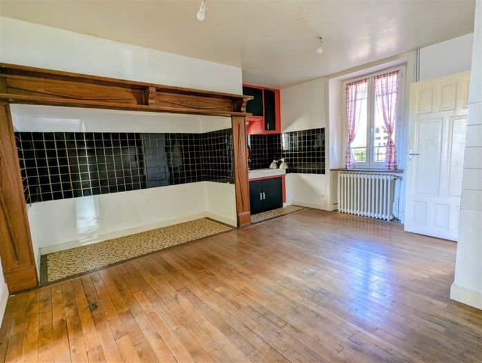 LIGINIAC : vente vente de 8 pi&egrave;ces - grande image 3