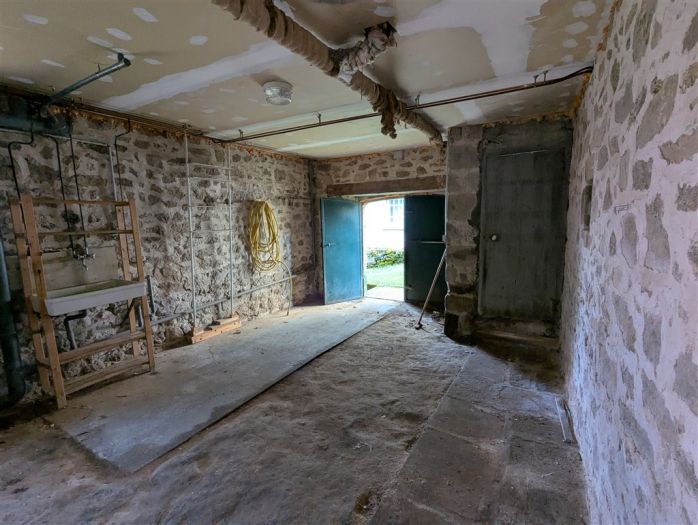 LIGINIAC : vente vente de 8 pi&egrave;ces - grande image 8