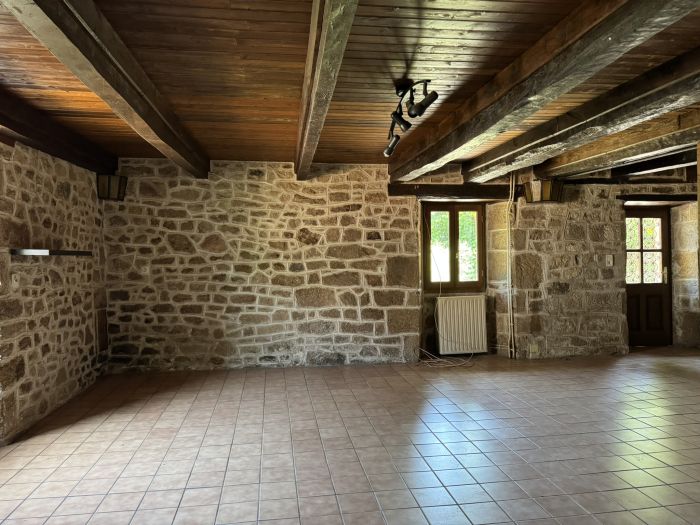 VITRAC-SUR-MONTANE : vente vente de 7 pi&egrave;ces - grande image 7