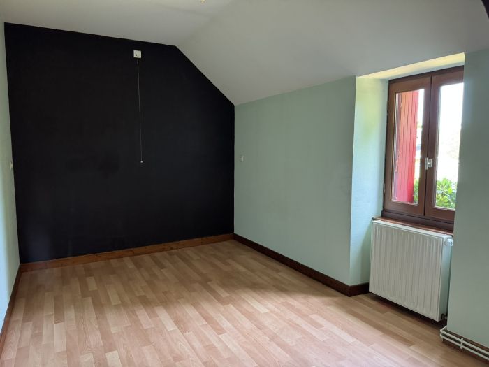 VITRAC-SUR-MONTANE : vente vente de 7 pi&egrave;ces - grande image 8