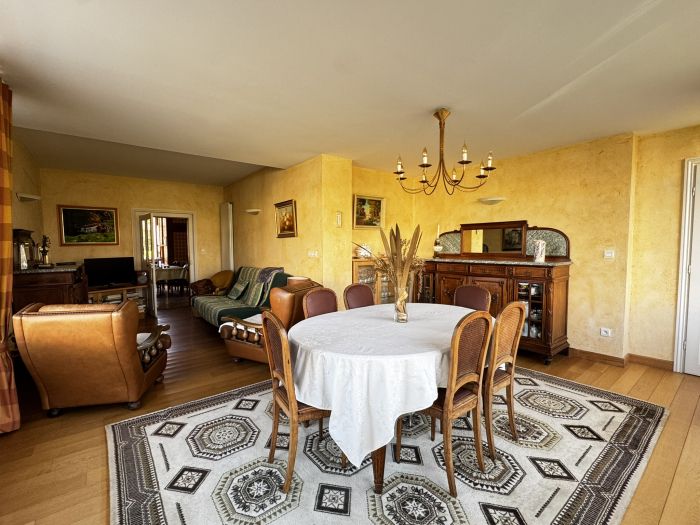 SAINT-PRIEST-DE-GIMEL : vente vente de 7 pi&egrave;ces - grande image 3