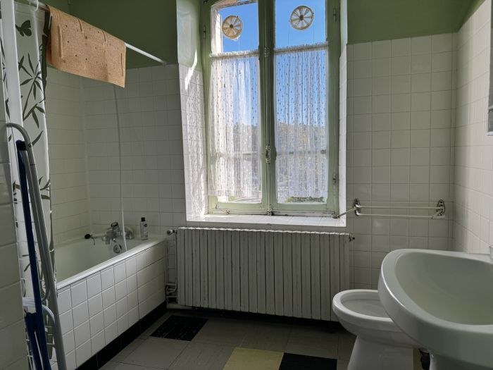 SAINT-PRIEST-DE-GIMEL : vente vente de 7 pi&egrave;ces - grande image 7